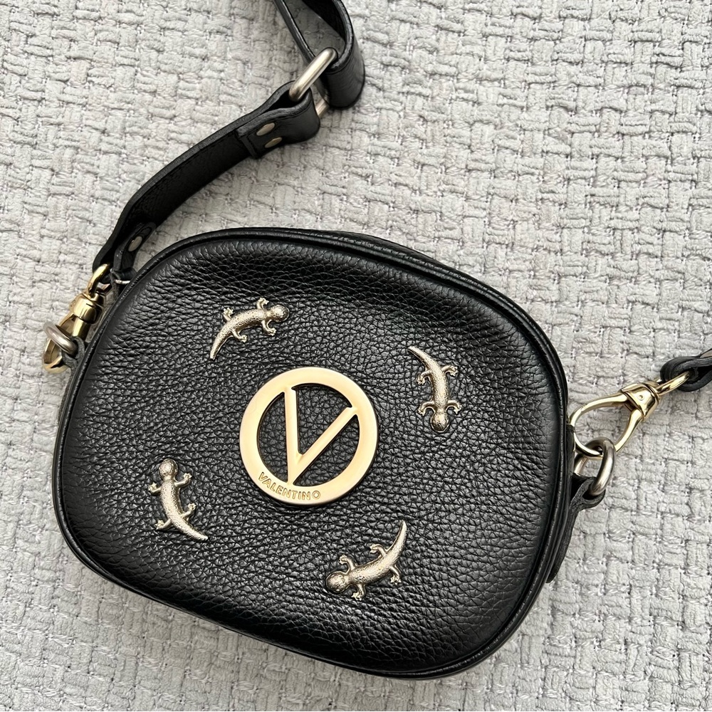 VALENTINO by MARIO VALENTINO BLACK LEATHER CROSSBODY